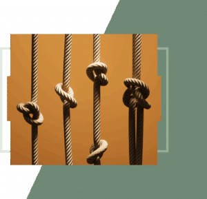 Painted Ladies Victorian houses in front of the San Francisco skyline.